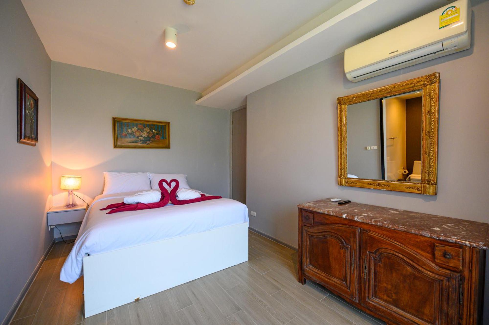 6th Avenue Pantai Surin