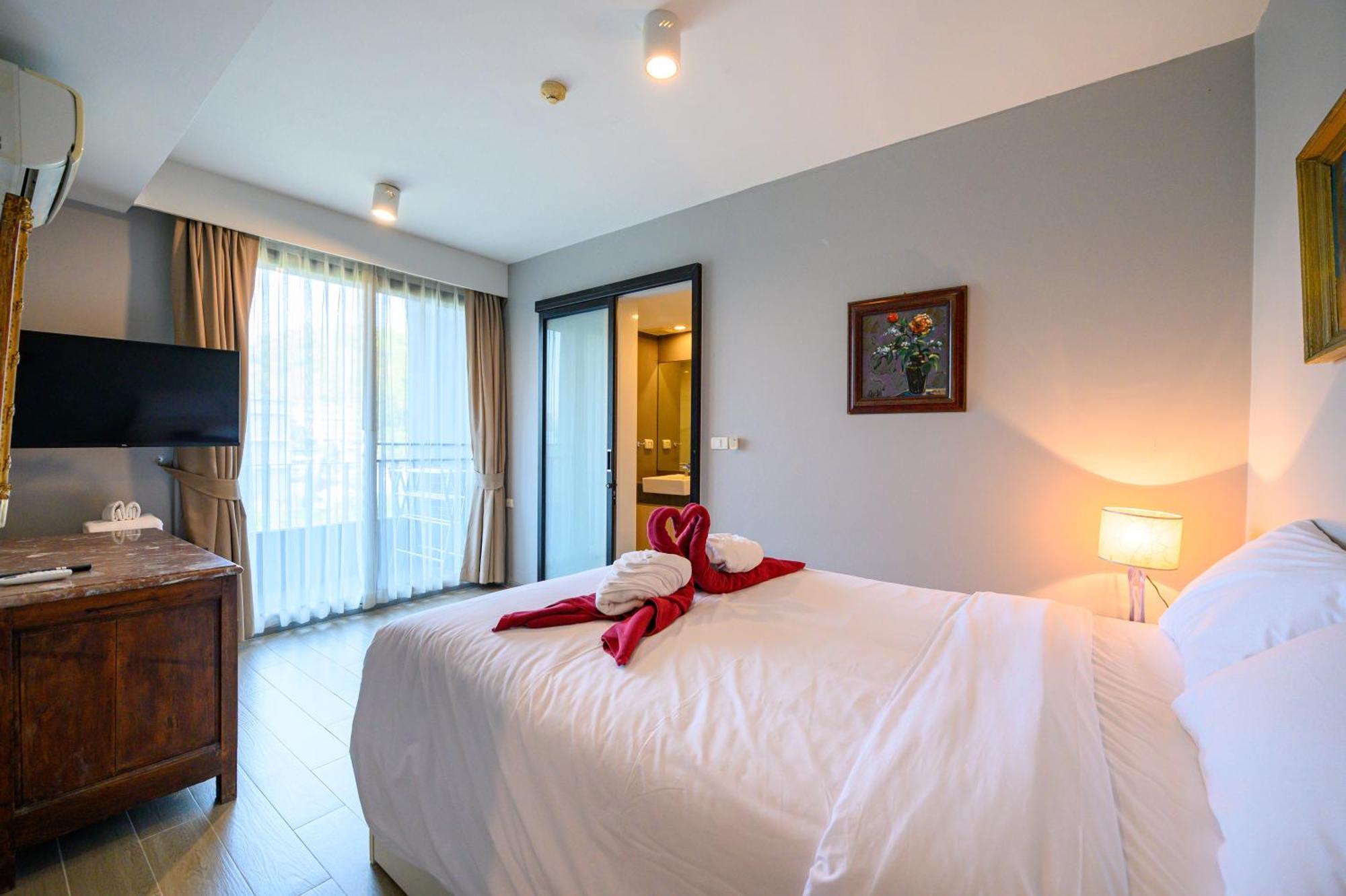 6th Avenue Aparthotel Pantai Surin